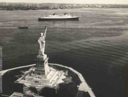 SS France quittant NYC 